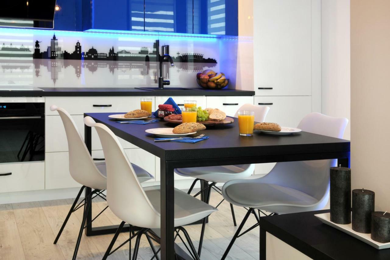 P&O Serviced Apartments Solec Varsavia Esterno foto