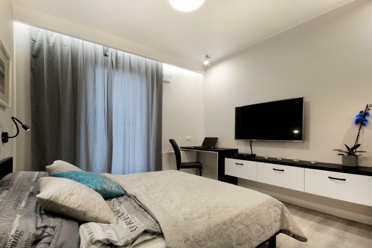 P&O Serviced Apartments Solec Varsavia Esterno foto