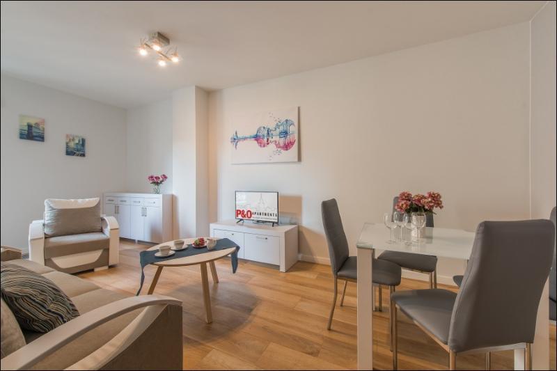 P&O Serviced Apartments Solec Varsavia Esterno foto